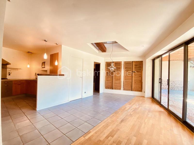 Propriété - 170 m² - 6 pièces