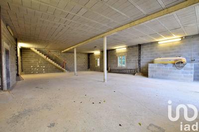 Maison - 410 m² - 6 pièces