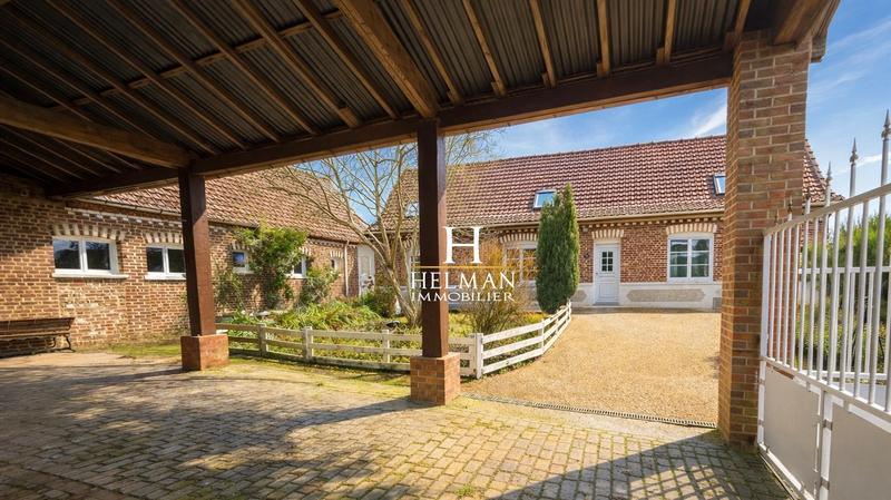 Maison - 207 m² - 7 pièces