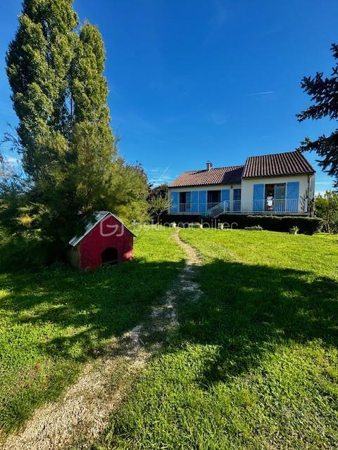 Pavillon - 200 m² - 6 pièces