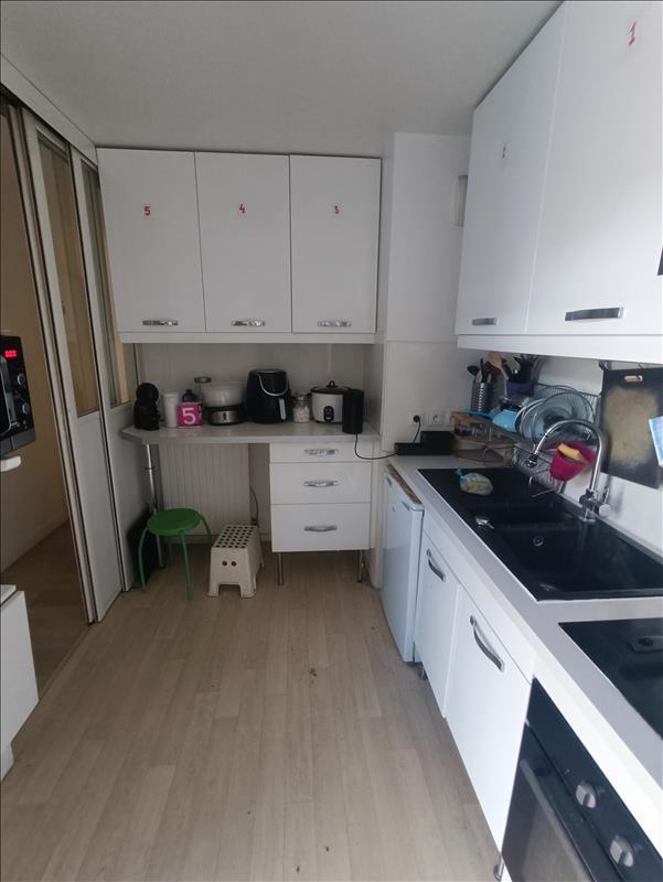 Chambre - 100 m² - 1 pièce