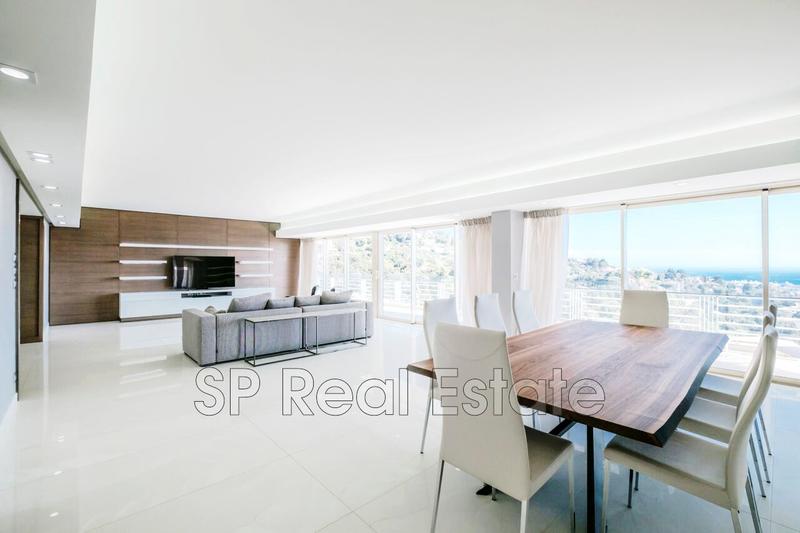 Appartement - 200 m² - 4 pièces