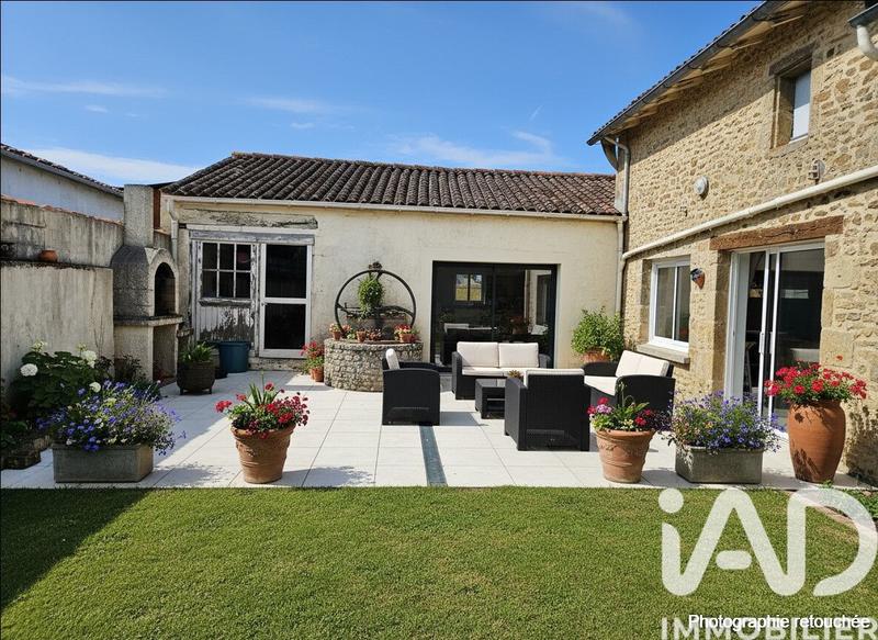 Maison de village - 209 m² - 9 pièces