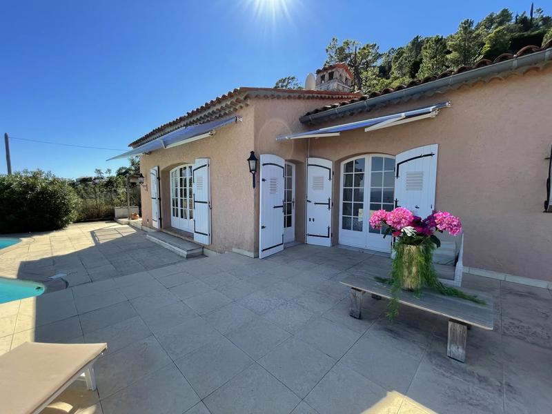 Villa - 168 m² - 6 pièces