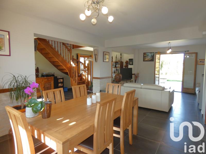 Maison - 180 m² - 7 pièces