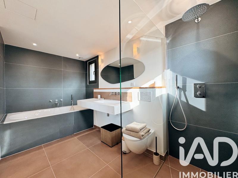 Maison de maîtres - 207 m² - 7 pièces