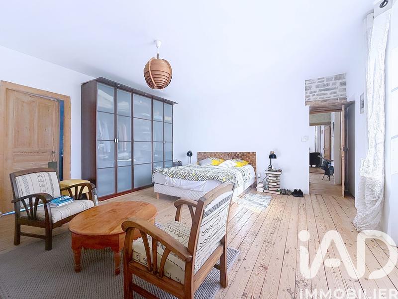 Maison - 247 m² - 10 pièces