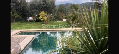 Propriété - 316 m² - 9 pièces