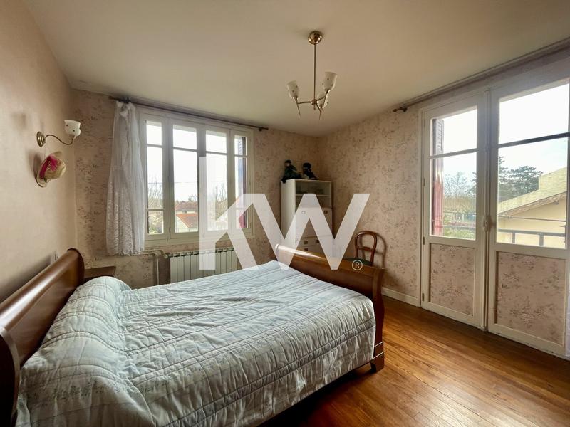 Maison - 205 m² - 7 pièces