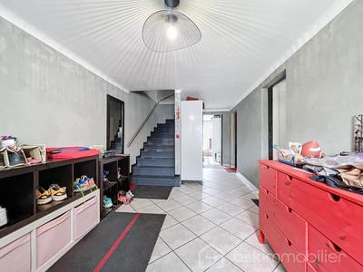 Maison traditionnelle - 190 m² - 9 pièces