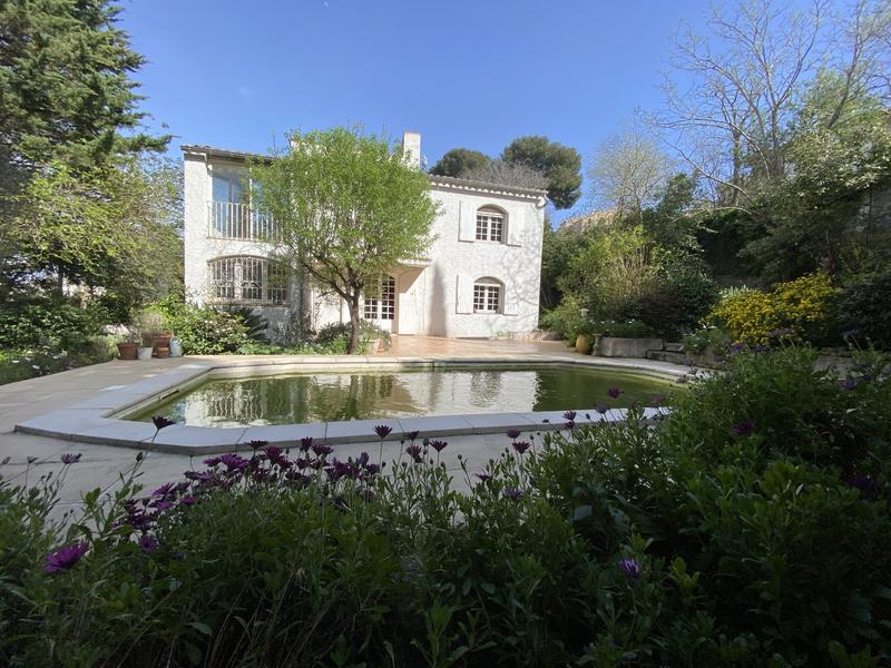 Maison - 216 m² - 6 pièces