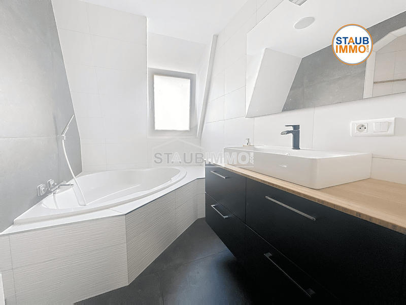 Appartement - 87 m² - 3 pièces