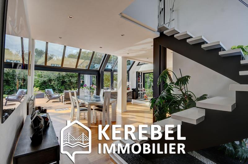 Maison - 230 m² - 7 pièces