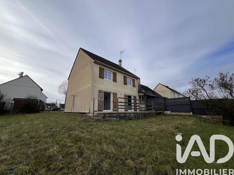 Maison - 99 m² - 5 pièces