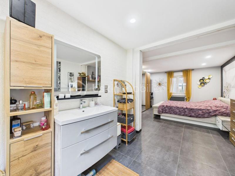 Maison - 183 m² - 7 pièces