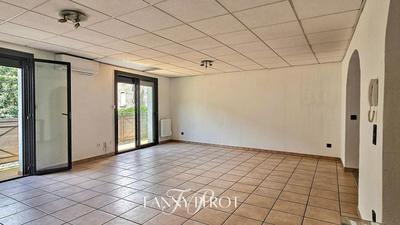 Appartement - 83 m² - 3 pièces