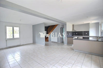 Maison traditionnelle - 119 m² - 6 pièces