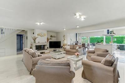 Maison - 211 m² - 5 pièces