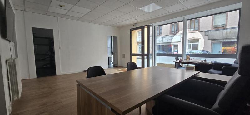 Bureau - 81 m² - 4 pièces