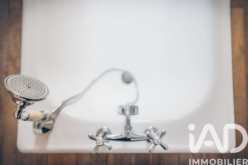 Maison - 328 m² - 12 pièces