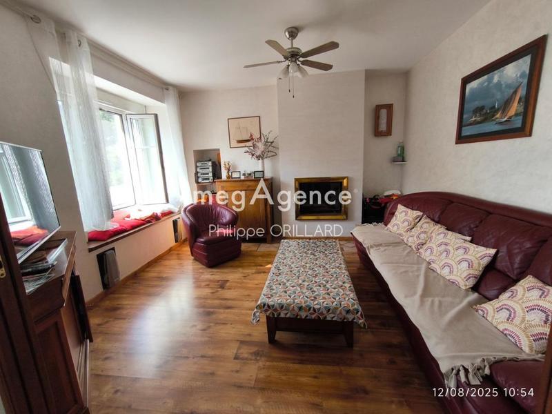 Maison - 137 m² - 8 pièces