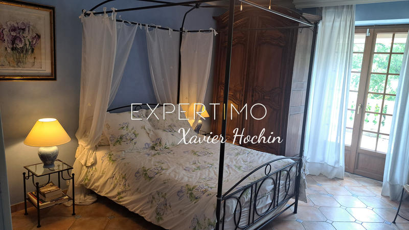 Maison - 277 m² - 7 pièces