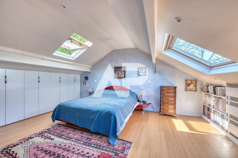 Maison - 225 m² - 6 pièces