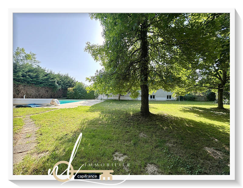 Terrain constructible - 800 m²