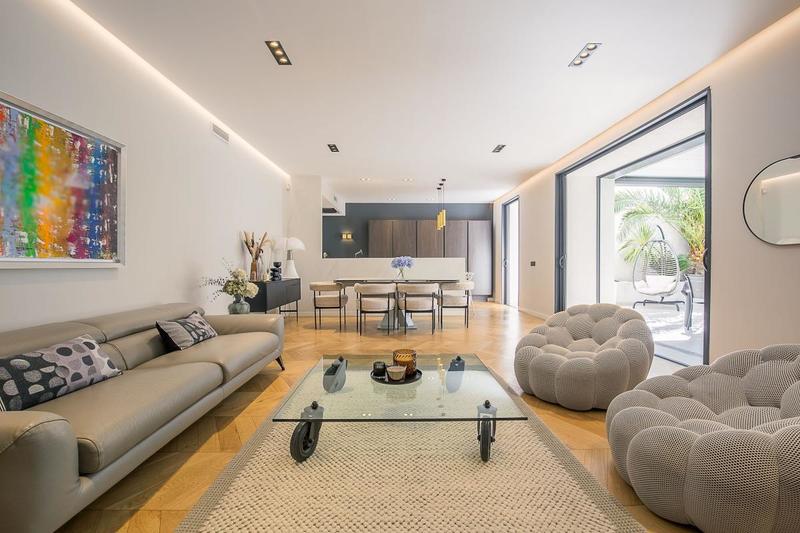 Appartement - 142 m² - 5 pièces