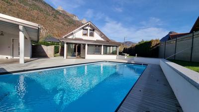 Maison - 153 m² - 6 pièces