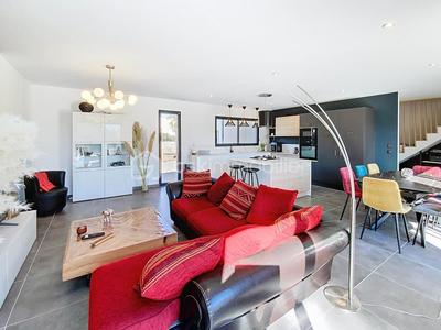 Villa - 140 m² - 5 pièces