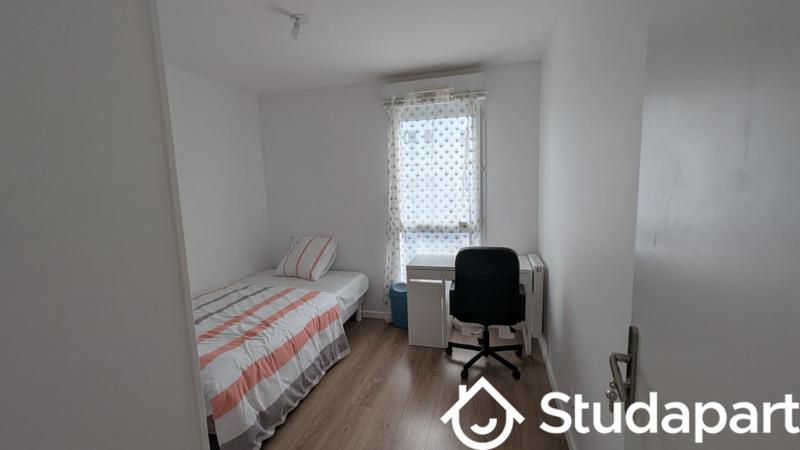 Chambre - 10 m² - 1 pièce