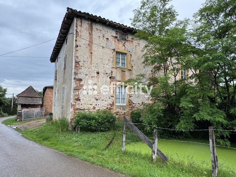 Maison - 300 m² - 8 pièces