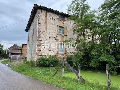 Maison - 300 m² - 8 pièces