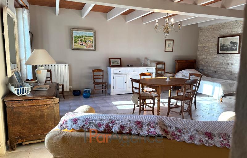 Maison - 241 m² - 8 pièces