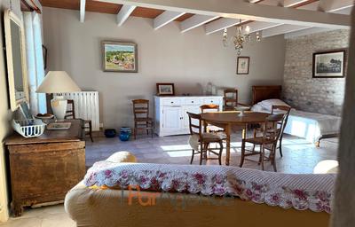 Maison - 241 m² - 8 pièces