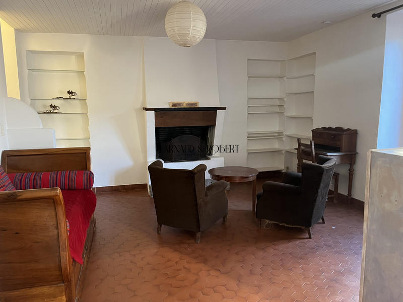 Maison - 250 m² - 11 pièces