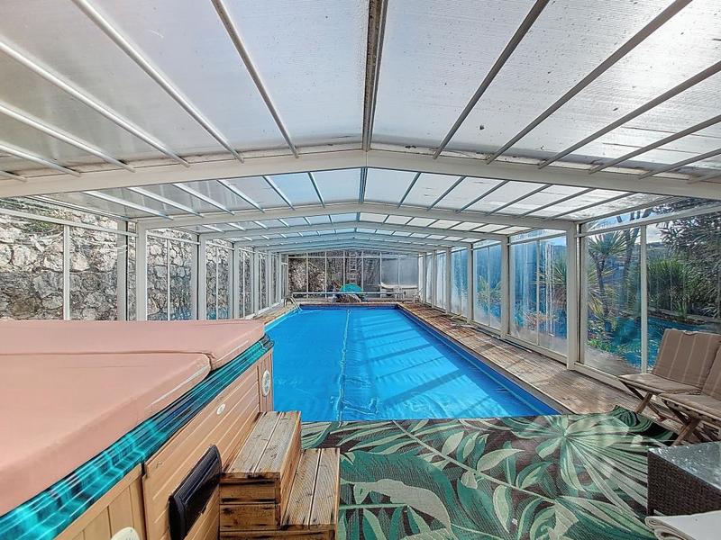 Villa - 206 m² - 6 pièces