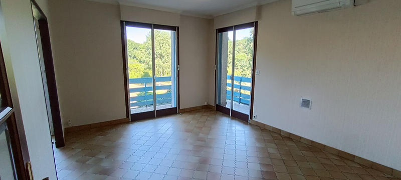 Maison - 230 m² - 7 pièces