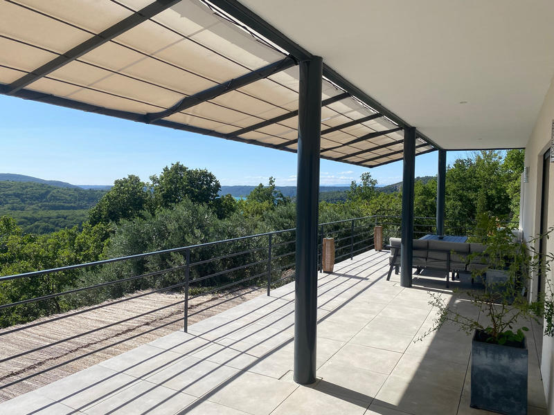 Maison - 240 m² - 9 pièces