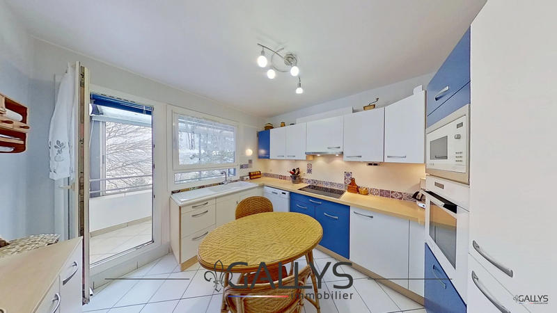 Appartement - 82 m² - 3 pièces