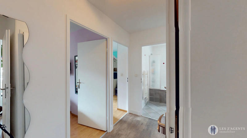 Appartement - 96 m² - 5 pièces