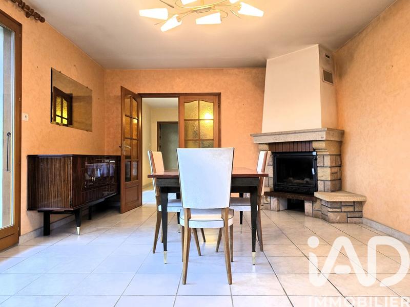 Maison - 98 m² - 4 pièces