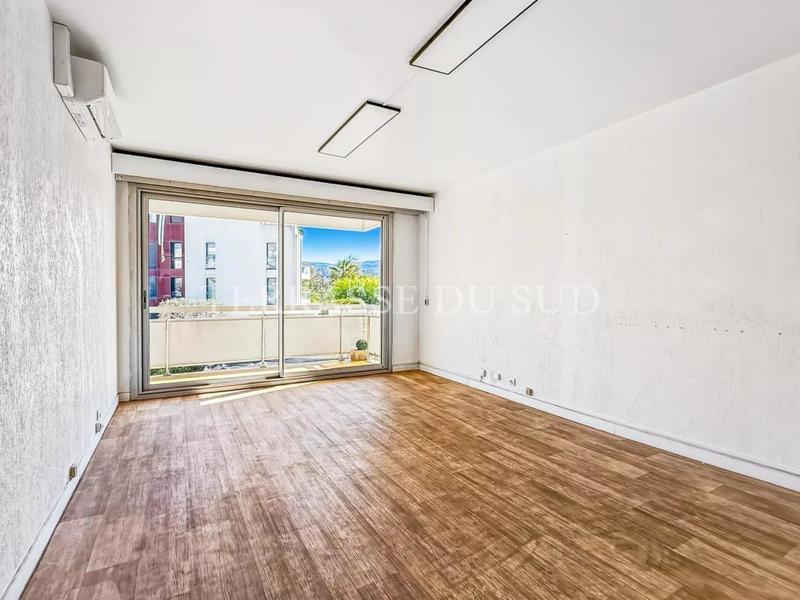 Appartement - 208 m² - 5 pièces