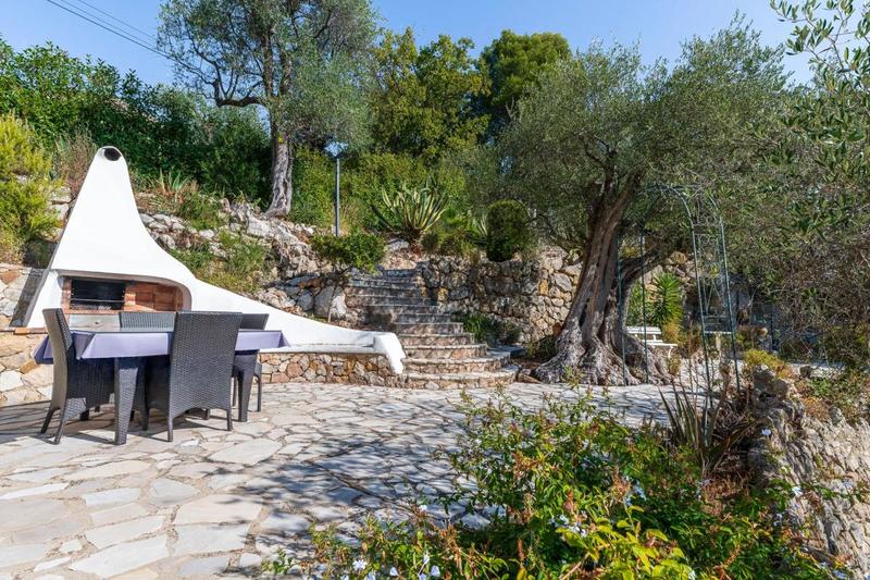 Maison - 233 m² - 8 pièces