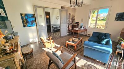 Maison - 378 m² - 7 pièces