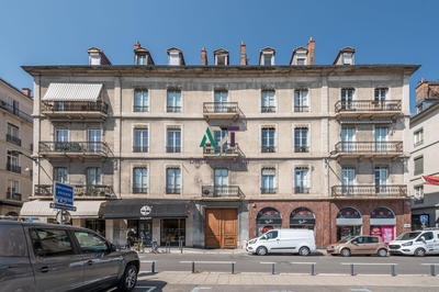 Appartement - 174 m² - 5 pièces