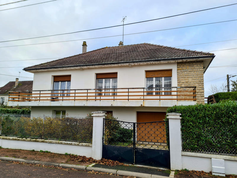 Maison - 187 m² - 9 pièces