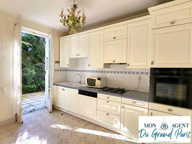 Maison - 180 m² - 7 pièces