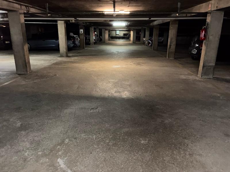 Parking / Garage - 11 m²